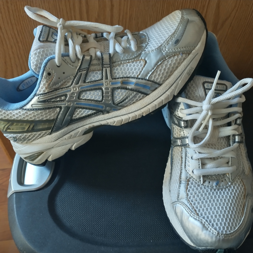 RARE Asics GT-2110 EUC Gel Women's Stability Running Shoes Size 9.5